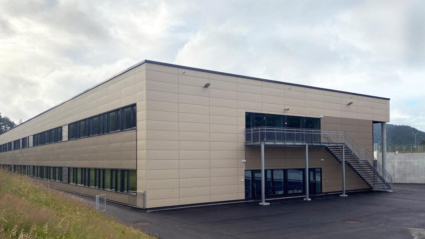 Bilder av fasaden til Rørstadmarka.