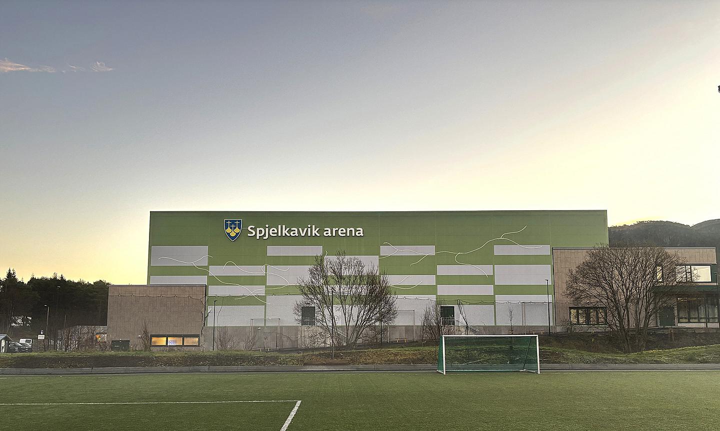 Bilde av fasaden til Spjelkavik Arena